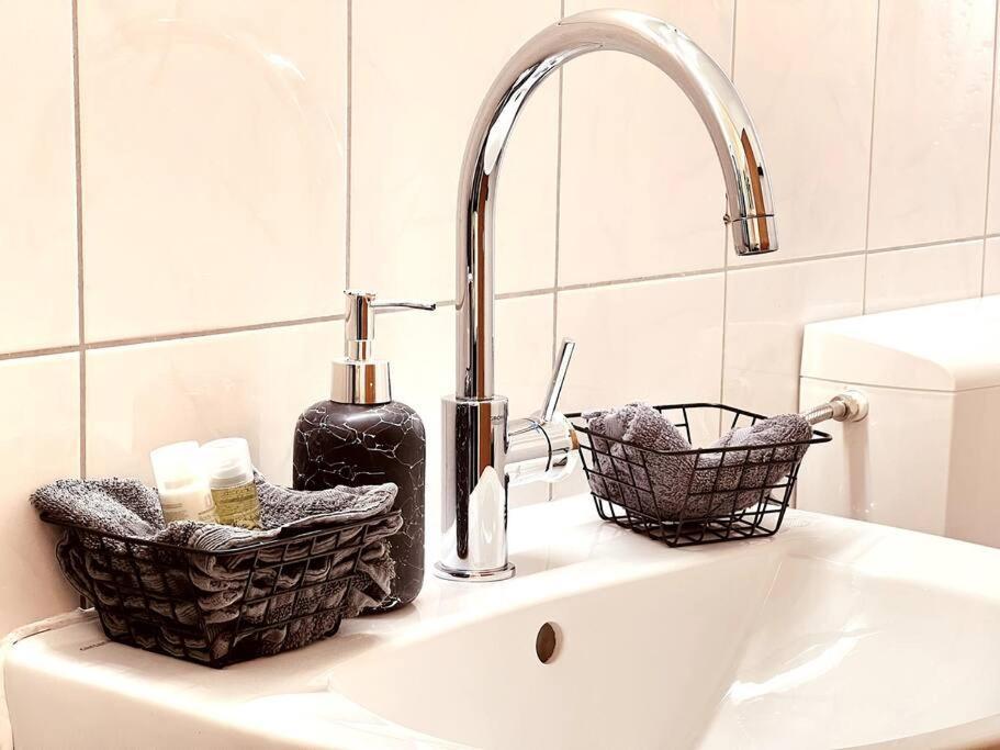 Suburban Jungle Apartment Bochum Ngoại thất bức ảnh