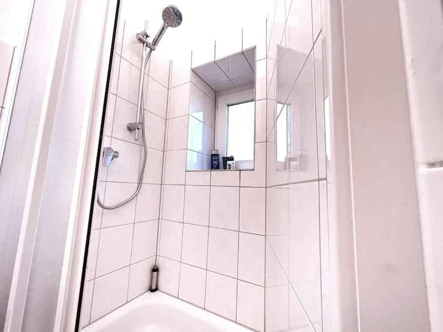 Suburban Jungle Apartment Bochum Ngoại thất bức ảnh